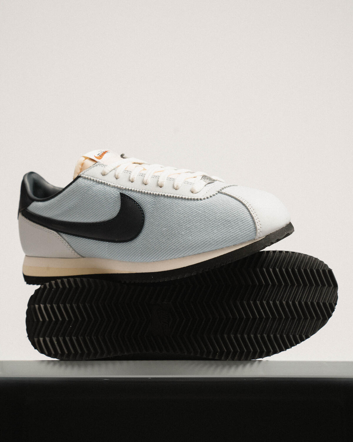 Nike cortez dark on sale obsidian